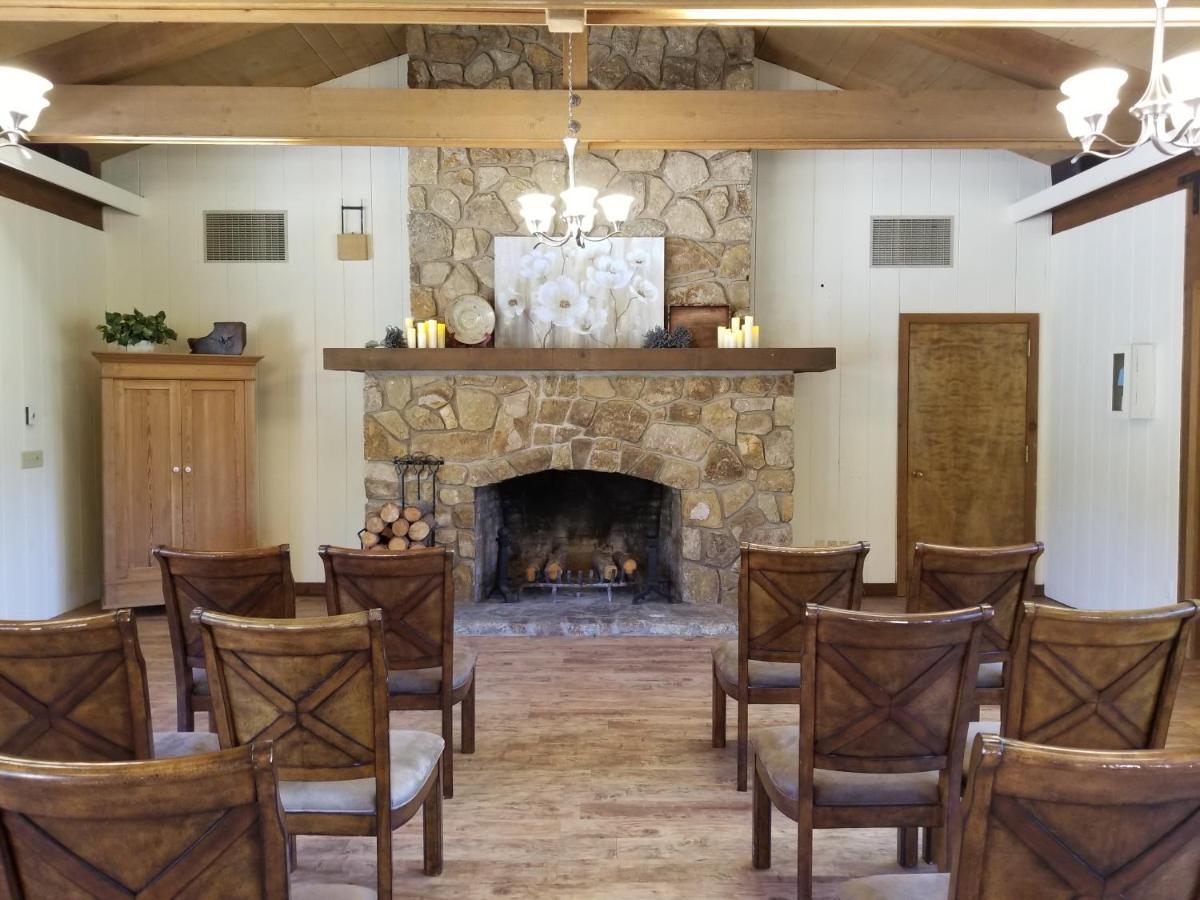 Carmel Valley Lodge Exterior photo